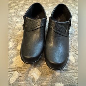 Cozy Casual Black Ankle Boots size 9
